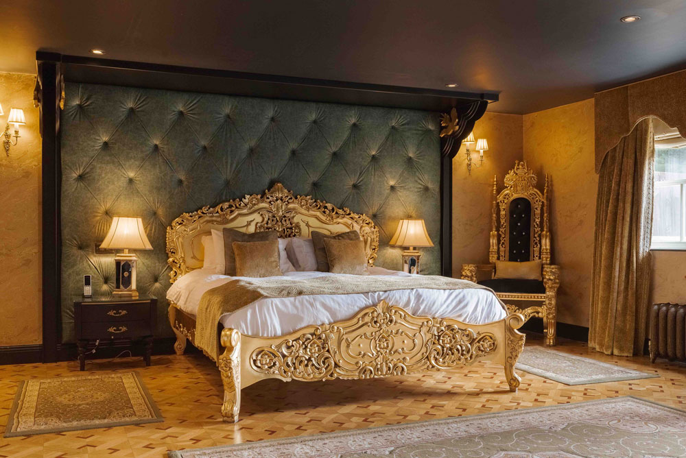 Luxury Bedroom Suite at the Crab & Lobster